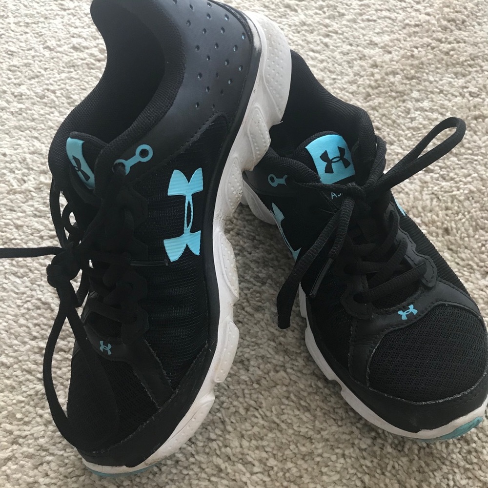 Under Armour Sneakers